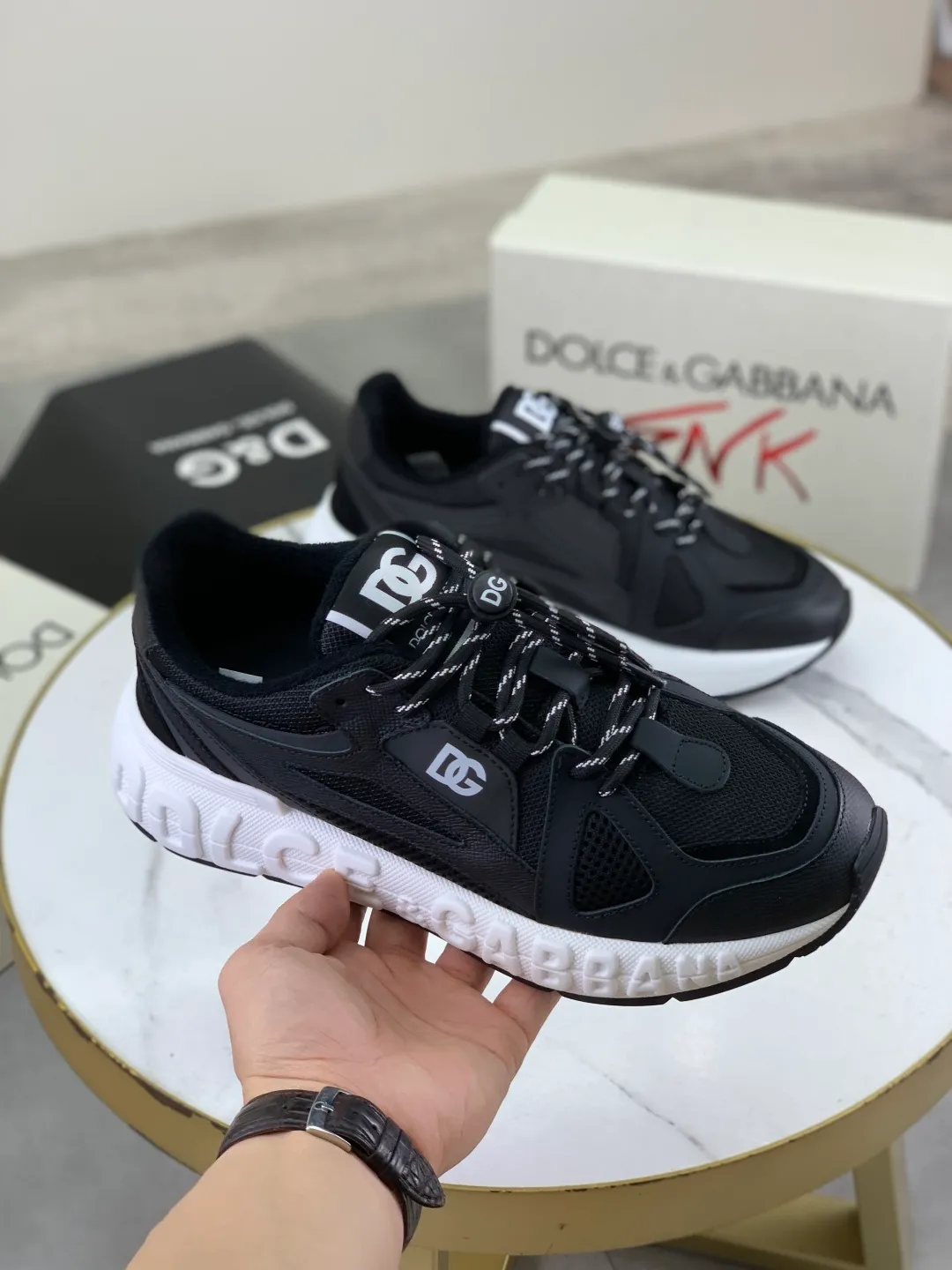 Men's men's shoes 💰P580💰[New model] Couple 🧑‍🤝‍🧑 style Top original order quality Synchronized with "DOLCE&GABBANA [Dolce & Gabbana] ~ High quality." Effect Low-top casual DG men's shoes, loved by many celebrities, using high-end imported top-layer calfskin splicing design + cowhide feet, simple and elegant, perfectly interpreting the latest inspiration of shoes, integrating classics and fashion. Luxurious dreams, dominating fashion Suitable for drivers, light and comfortable to drive, light and breathable for outdoor travel, high-end quality, trustworthy, 6️⃣colors🉑️ to choose from! Code number: 35-46